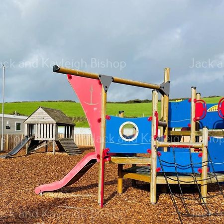 3-Bedroom Holiday Home With Valley Views Newquay  Luaran gambar